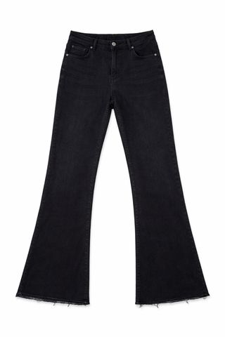 Pantalón negro acampanado