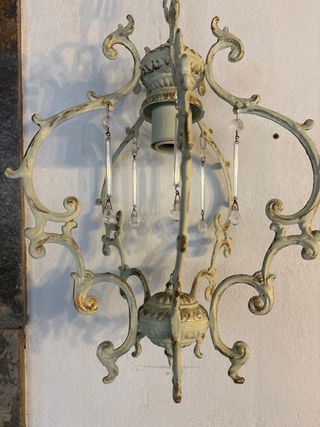 Lámpara vintage restaurada verde agua y dorado