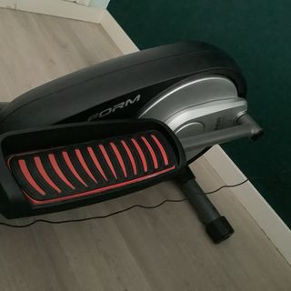 Bicicleta Elíptica Negra y Roja