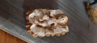 Portal de Belén de madera con figuras