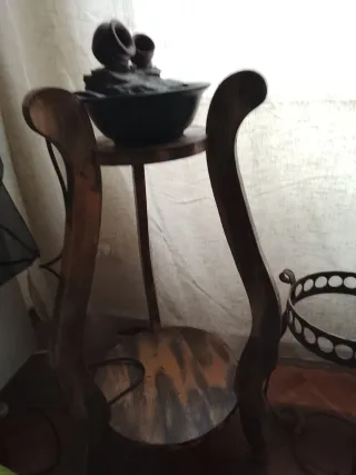 Maceteros de metal y madera, 15€ inidad.