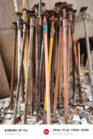Puntales de obra metálicos