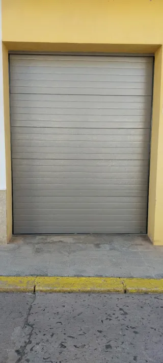 Puerta de garaje motorizada