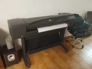 Plotter HP DesignJet 800 PARA PIEZAS O REPARAR