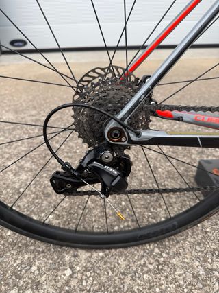 Bicicleta Cube Attain Shimano 105 Gris/Naranja