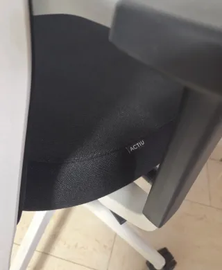 Silla giratoria Actiu Negra/Blanca