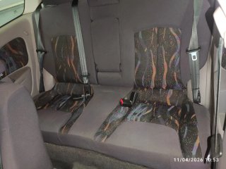 Nissan Almera averiado