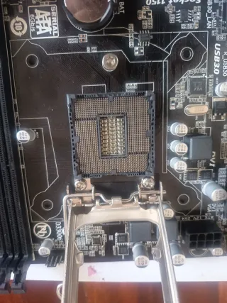Placa Base Gigabyte GA-H81M-D2V