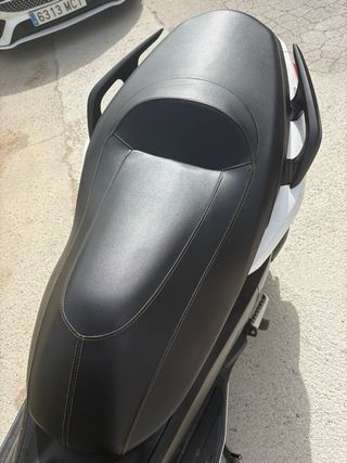 Yamaha XMax 2011 43.700km ITV 11/26