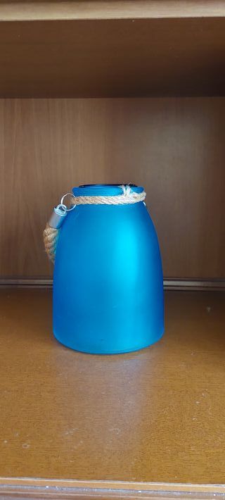 Eleganti portacandele in vetro  blu appesi a una c