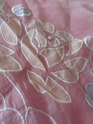 Colcha organza  rosa con volantes