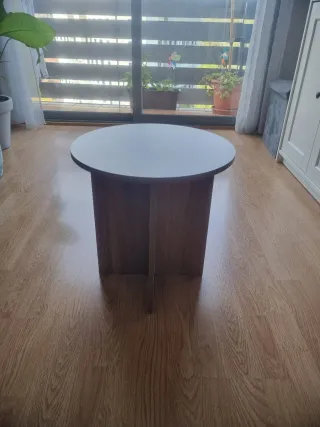 Mesa auxiliar redonda de madera