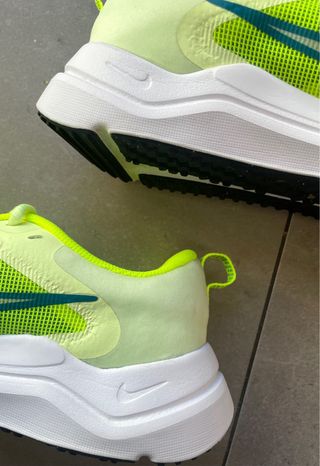 Zapatillas Nike Running Amarillas y Blancas