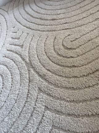 Alfombra pelo corto beige y gris