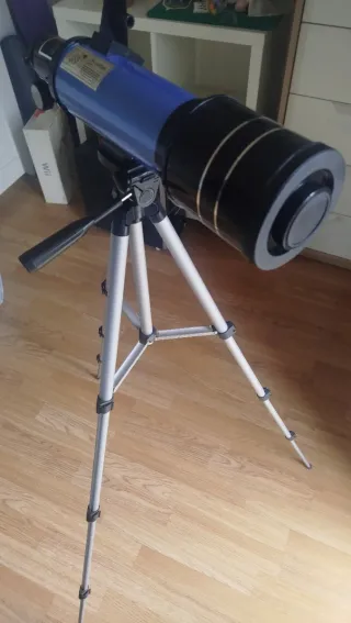 Telescopio F400 70M con trípode