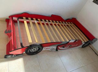 Cama infantil coche de carreras roja