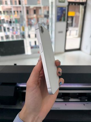 IPHONE 16e 128GB como nuevo