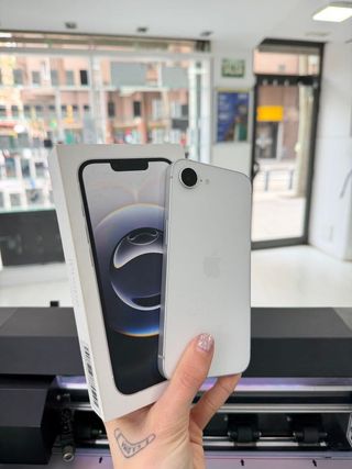 IPHONE 16e 128GB como nuevo