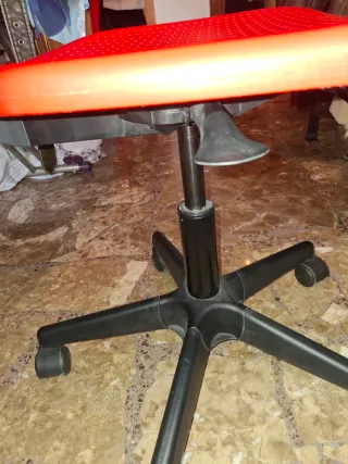 Escritorio infantil madera y cajones REGALO SILLA