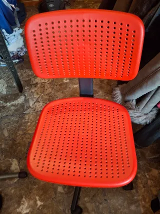 Escritorio infantil madera y cajones REGALO SILLA