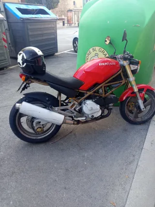 Ducati Monster Moto Naked Roja
