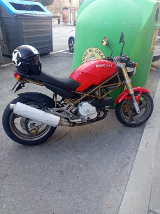 Ducati Monster Moto Naked Roja