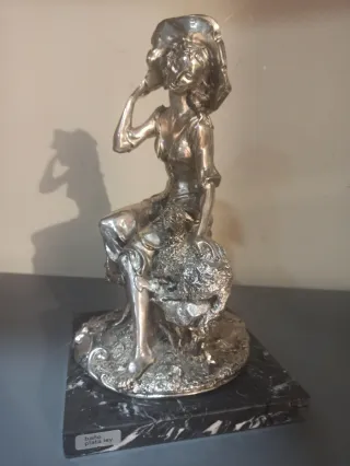 Figura Pastora Bañada Plata Ley Mármol