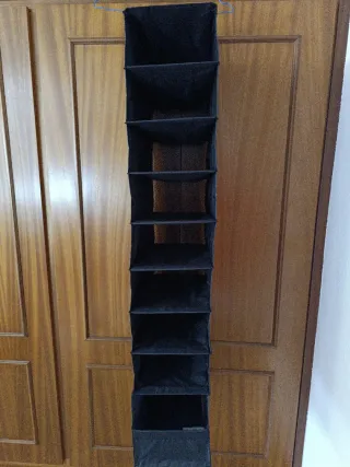 Columna de almacenamiento negra