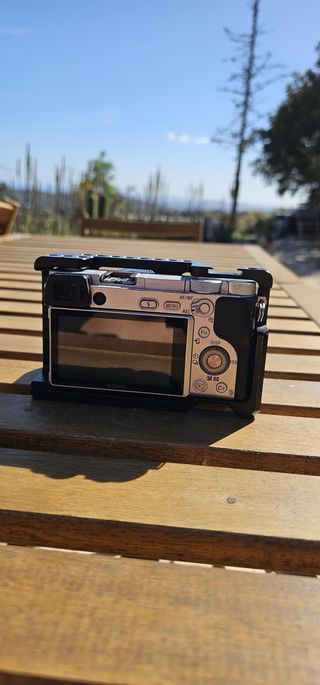 Cámara Sony A6300 + Cargador y Baterías