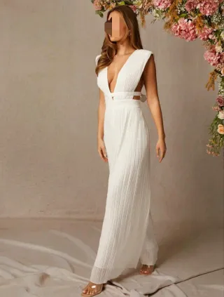 Mono blanco plisado boda civil elegante