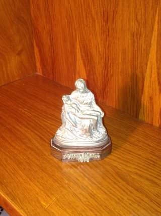ESTATUILLA PELTRO CESELLATO A MANO ANNO SANTO 1975