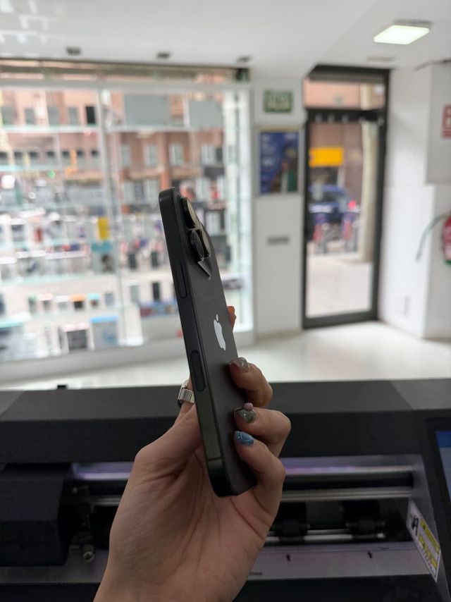 IPHONE 16 PRO 256GB SEMI NUEVO