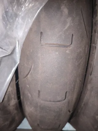 Juego neumáticos supermotard