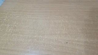 Mesa extensible y 2 Sillas en estado usadas