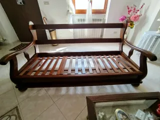 Divano 3 posti in legno scuro