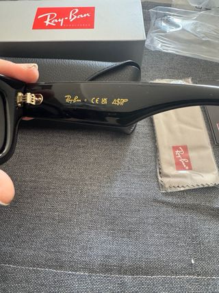 Occhiali da sole Ray-Ban neri wayfarer