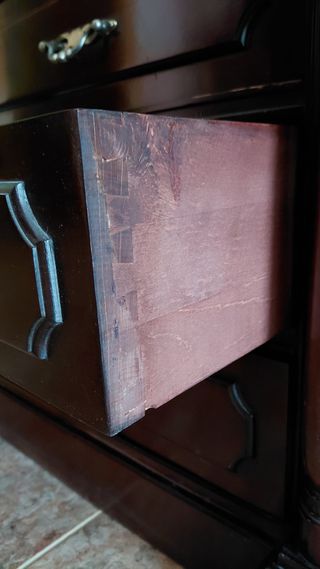 PRECIOSA VITRINA DE MADERA DE CAOBA