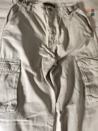 Pantalón cargo beige chica