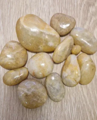 Piedras Decorativas Beige y Amarillas