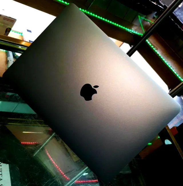 MACBOOK PRO 13-INCH 2017 INTEL CORE I5 GARANTÍA