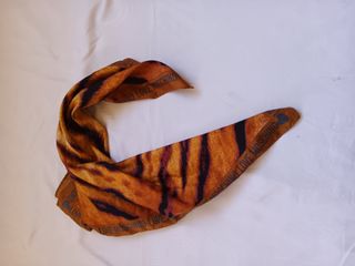 Foulard Love Moschino stampa animalier