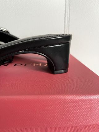 Sandalias tacón tachas Y2K mujer