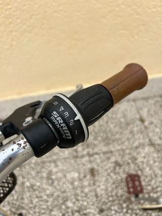 Bicicleta Paseo B-Twin Blanca