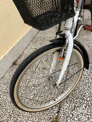 Bicicleta Paseo B-Twin Blanca