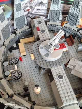 Lego Star Wars 7965 Millennium Falcon