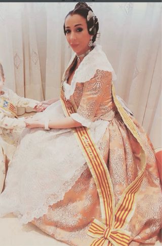 Traje de Fallera completo plata y rosa