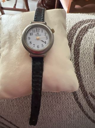Reloj señora antigüo, números grandes