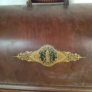 Maquina de coser antigua