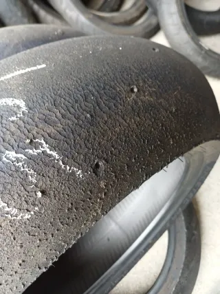 Neumáticos Metzeler Racetec RR Slick 120/70-17 y 2