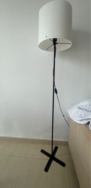 Lámpara de pie moderna metal y papel